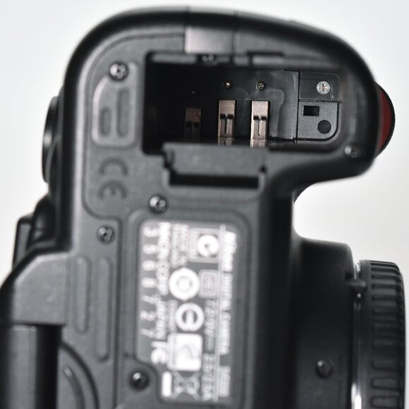 Nikon D5000 Digital SLR Camera 12.3MP 18-55mm Lens HD Video 6246 Clicks 32GB SD - Picture 11 of 16